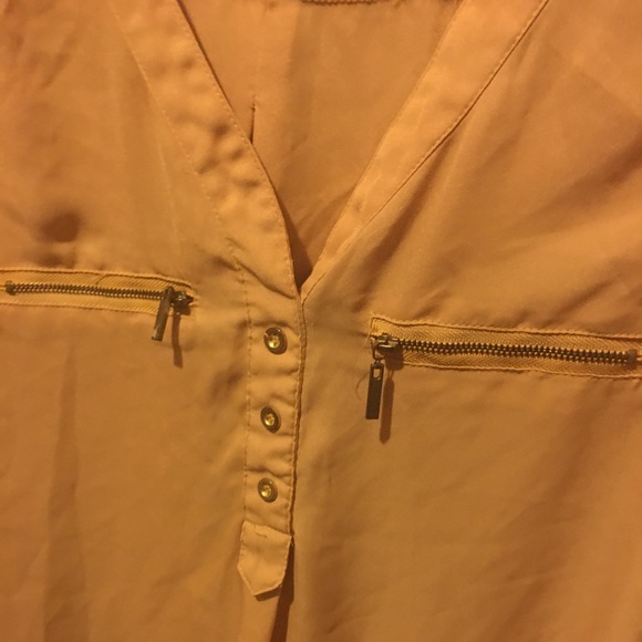 Tops - Picture 3 of 5